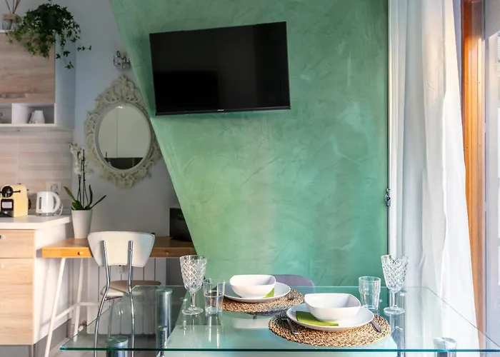 Daire Vaticano 44 By Hili